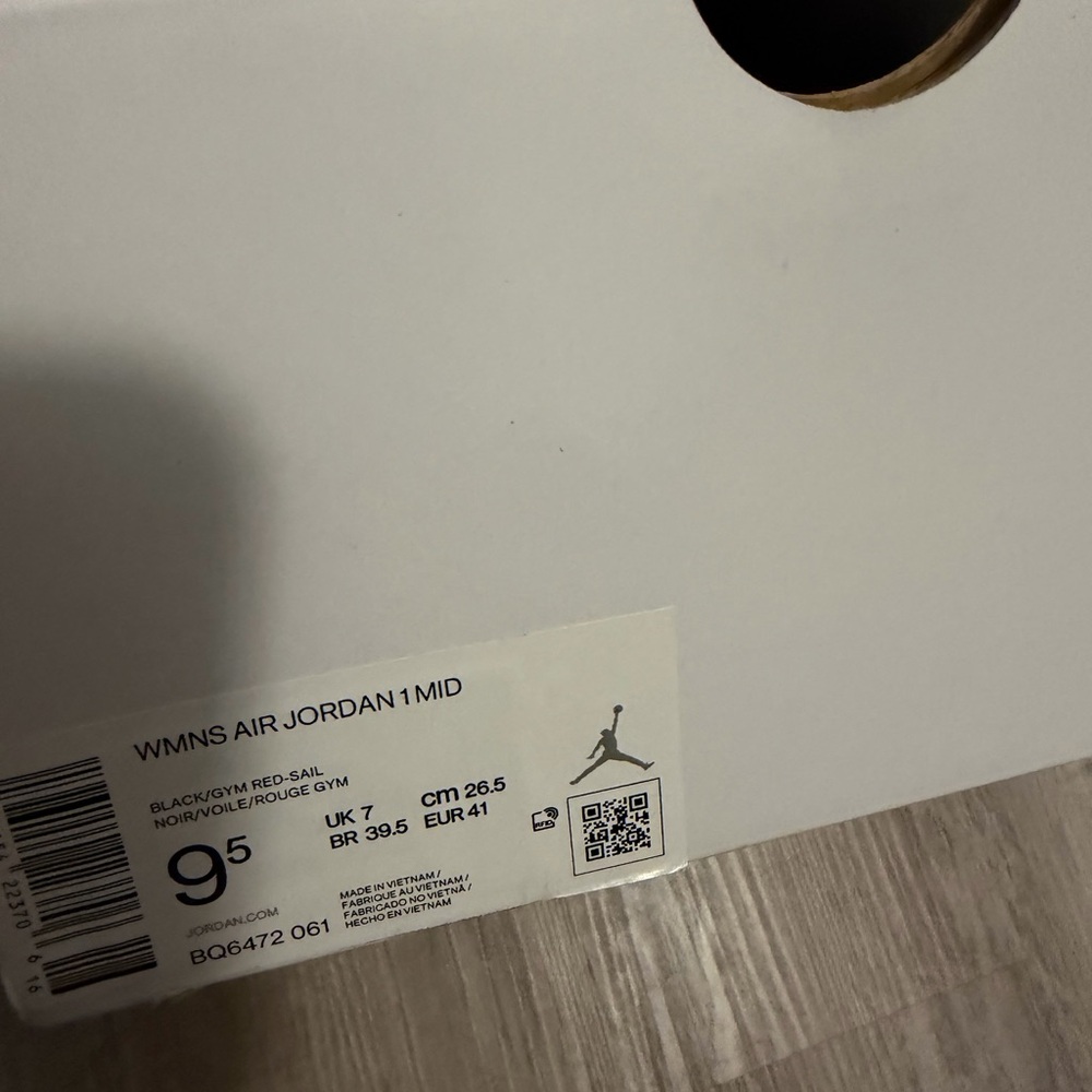 Jordan Women's Air Jordan 1 Mid - Black and Red